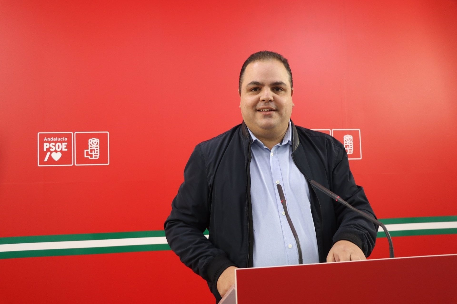 El parlamentario del PSOE-A Víctor Torres