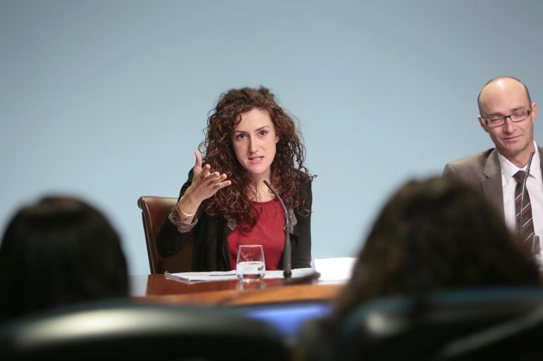 Irina Robles al costat del ministre de Cultura presentant la nova temporada de l'ENA