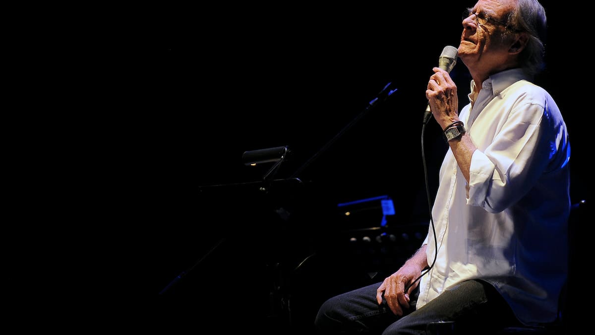 El hijo de Aute cierra el debate sobre su himno antifranquista: este es su significado real