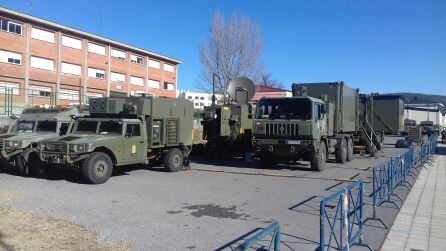 Vehículos de la UME que participarán en las prácticas invernales de León