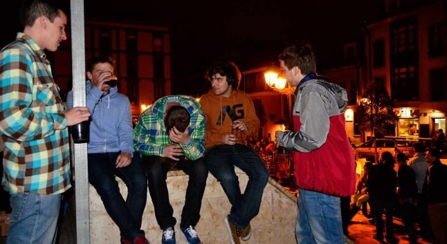 Menores en un botellón