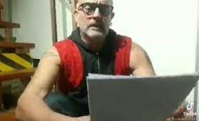 Pantallazo del vídeo donde amenaza con "dar dos hostias" a Ximo Puig