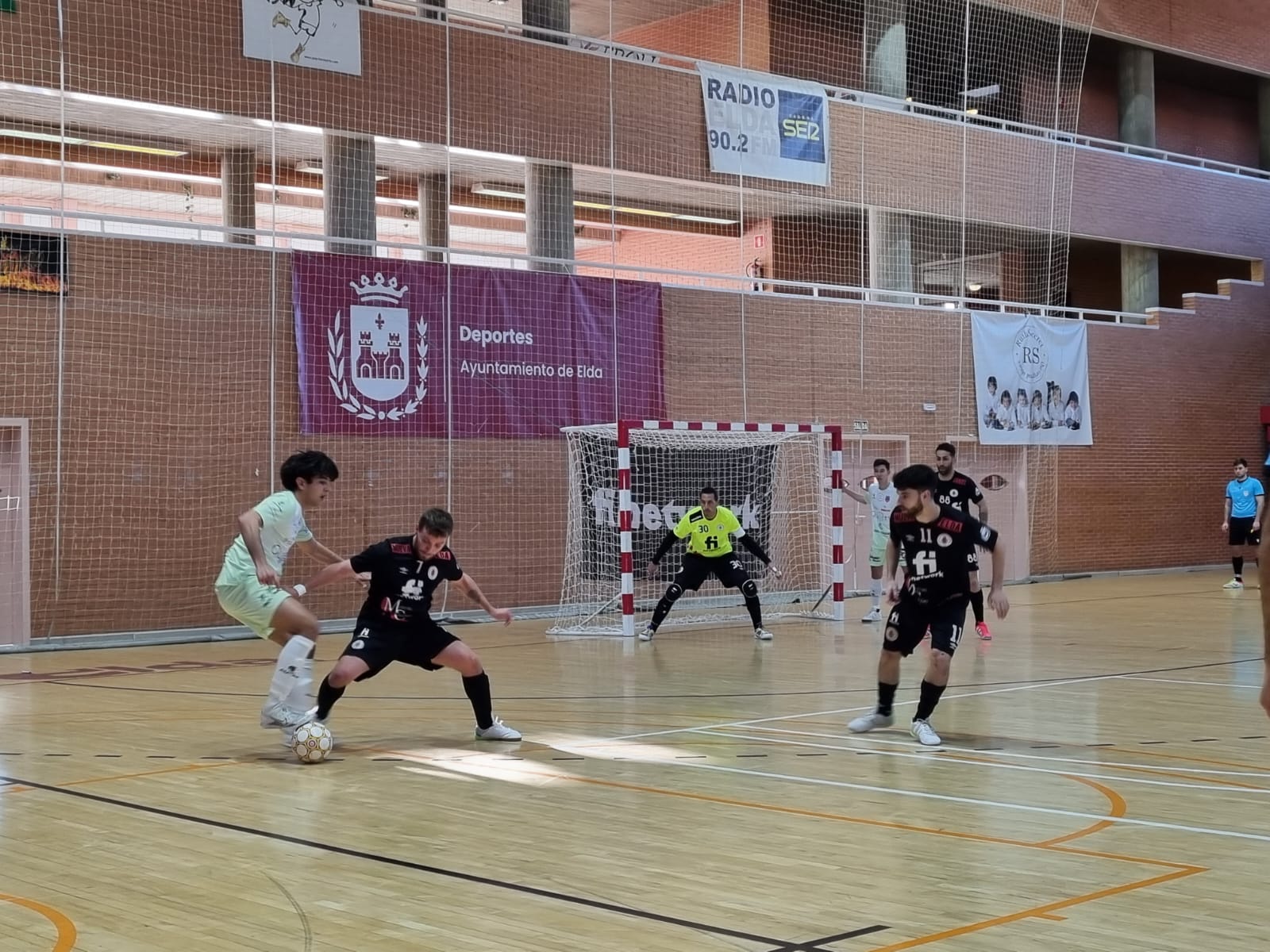 El Nueva Elda Finetwork hizo valer su condición de líder