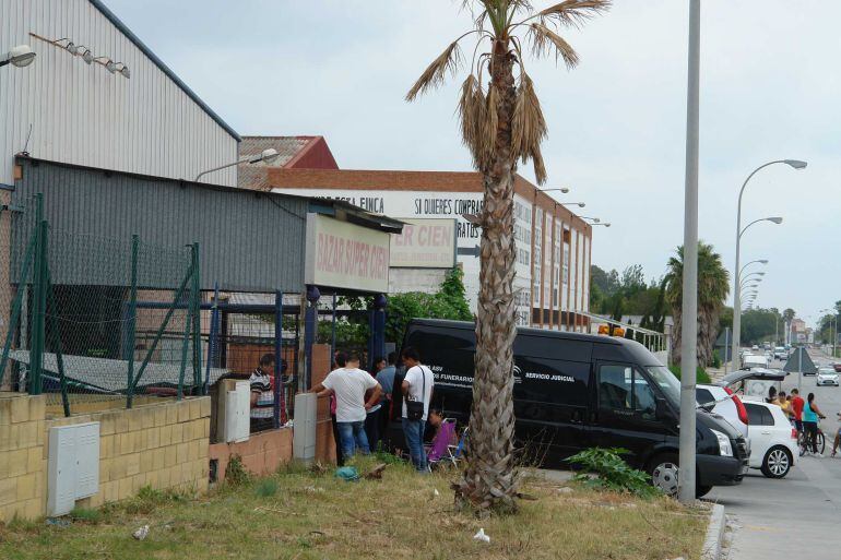Imagen de momentos posteriores al brutal crimen, ocurrido en el Bazar Supercien de Campamento.