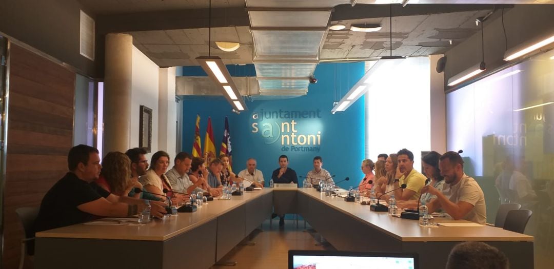 Imagen de archivo  de un pleno del Ayuntamiento de Sant Antoni