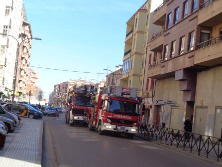 El inicio de la calle Santiago estuvo cortado al tráfico durante la intervención