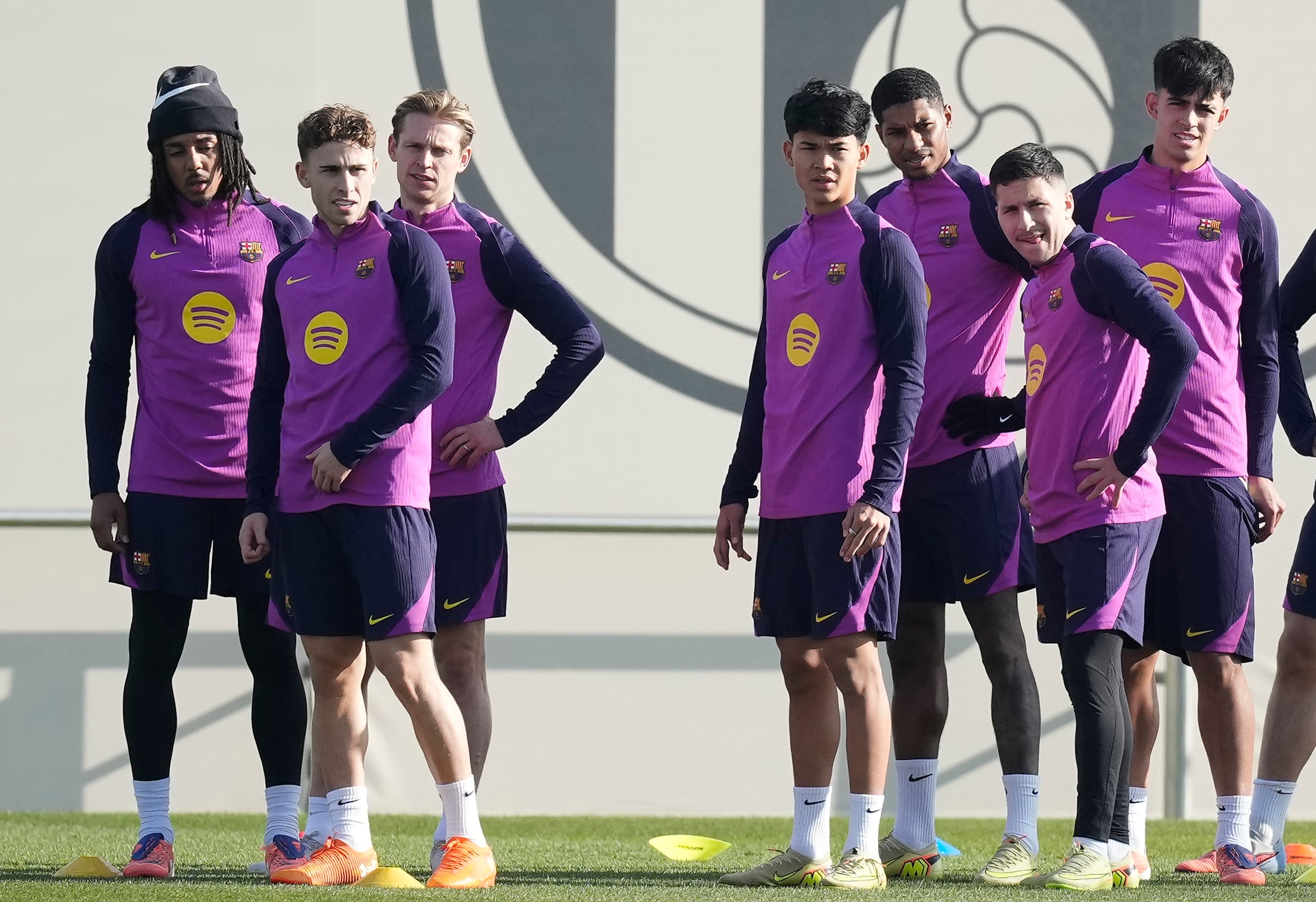Los jugadores del FC Barcelona durante un entrenamiento