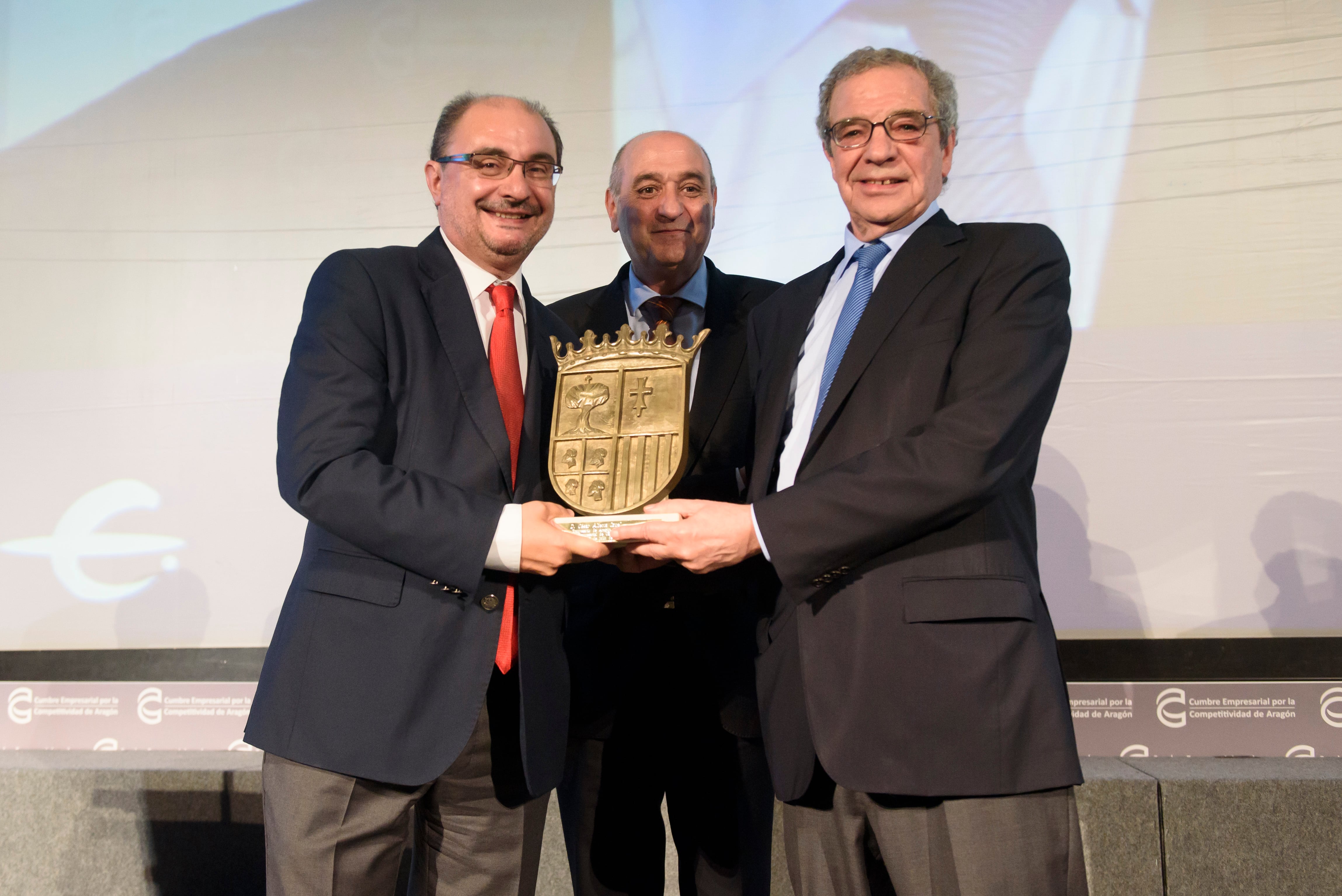 CEOE Aragón le entregó en 2016 el Premio Empresario de Aragón&quot;