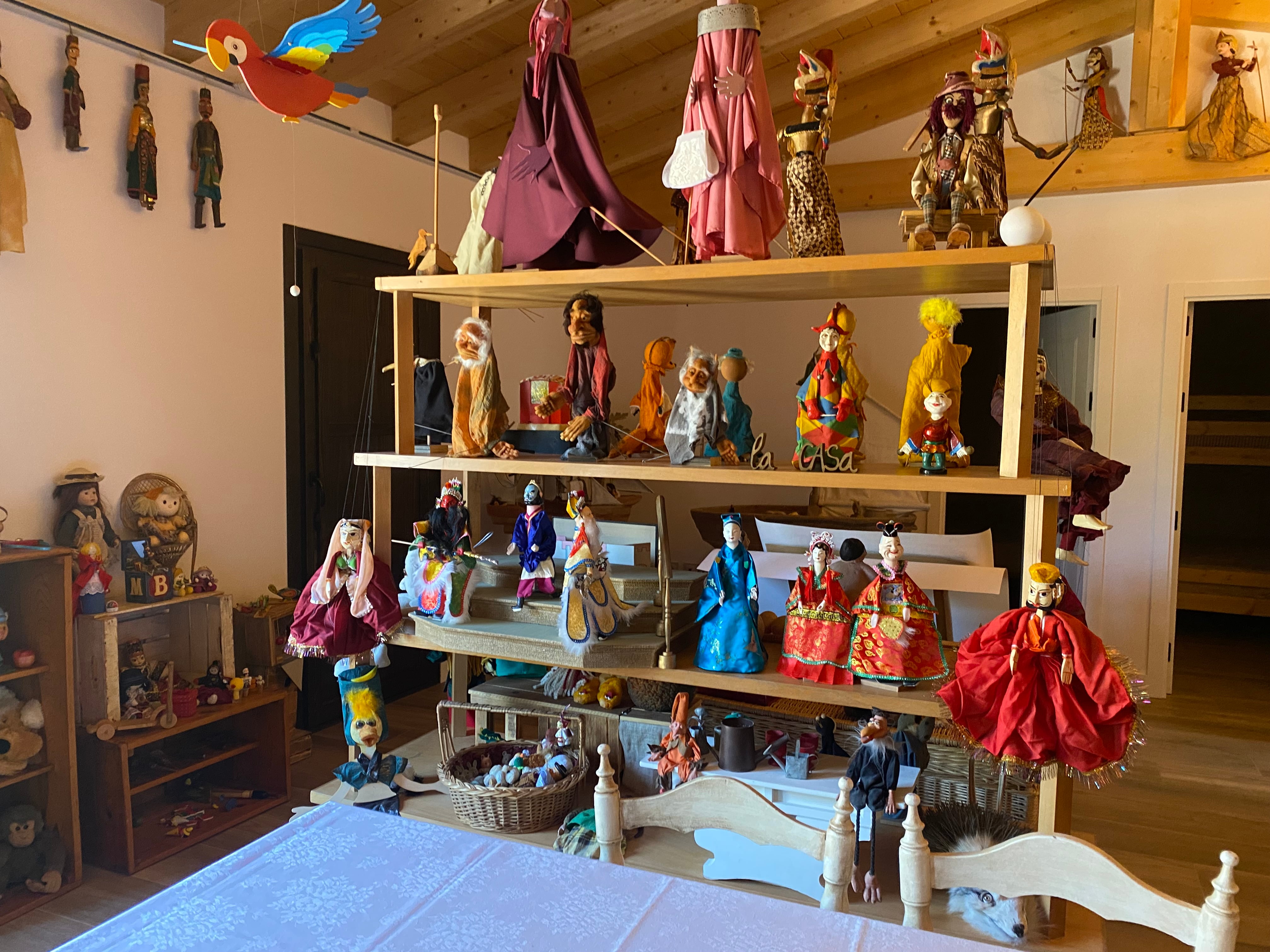 La Casa de las Marionetas es también un museo y una residencia de artistas.