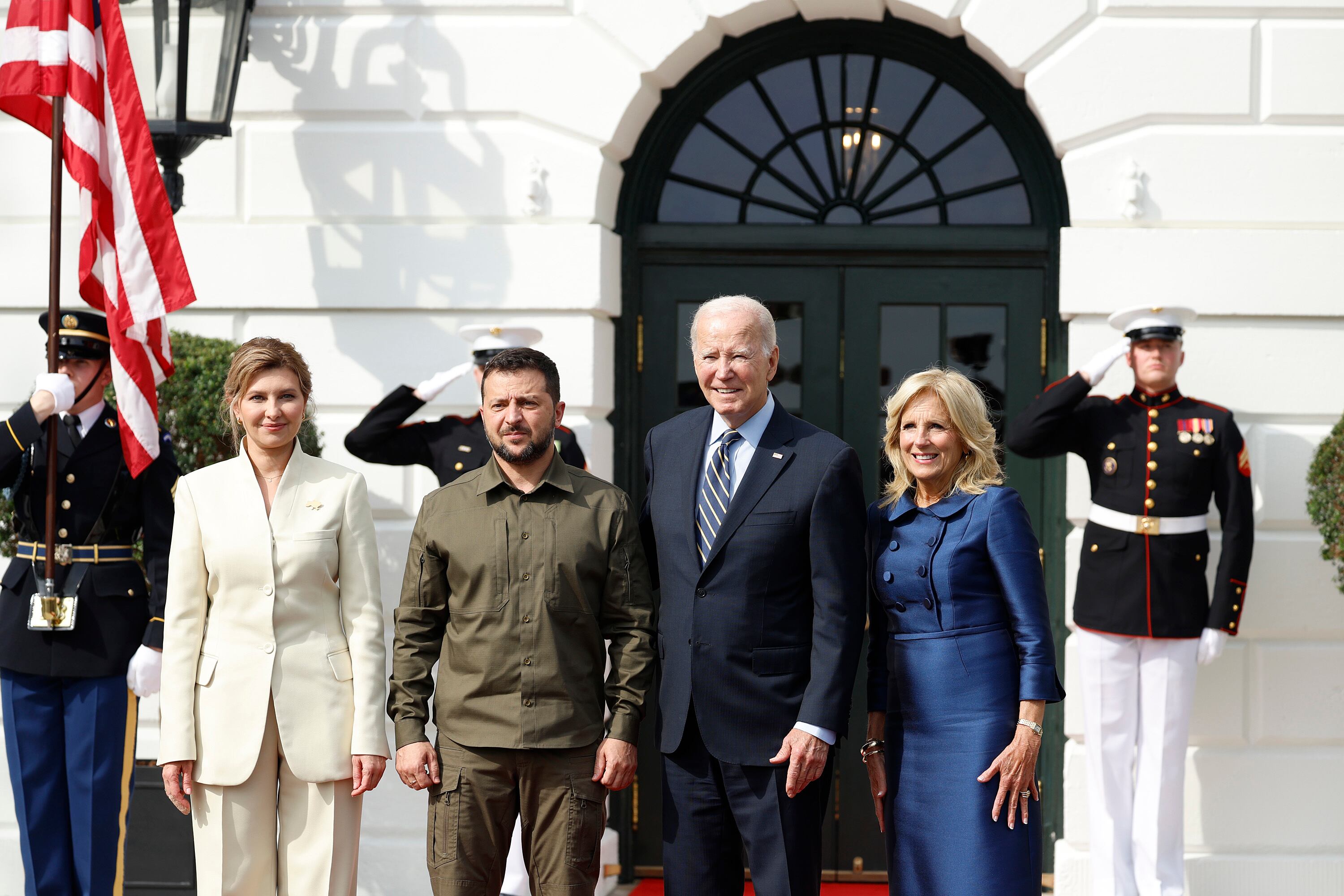 De izquierda a derecha: Olena Zelenska, Volodimir Zelenski, Joe Biden y Jill Biden en la Casa Blanca