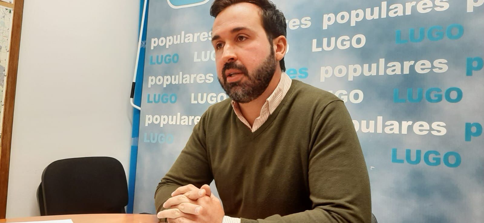 El viceportavoz del Partido Popular en el Concello de Lugo, Antonio Ameijide, en la rueda de prensa en la que anunció el voto a favor de los populares para aprobar en PGOM