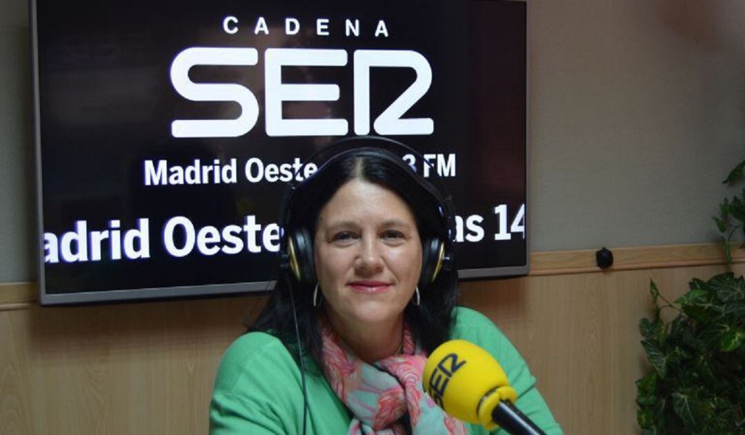 Mirina Cortés, Presidenta del PP de Móstoles, en los estudios de Ser Madrid Oeste (foto de archivo)