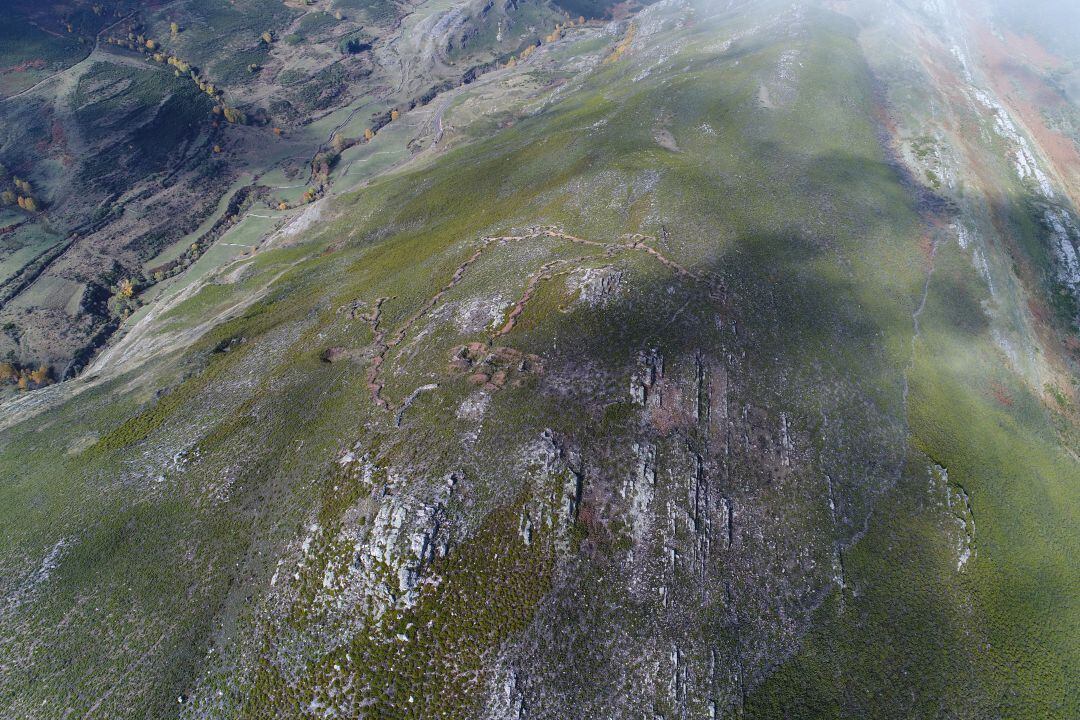 Imagen aérea de las fortificaciones de Babia