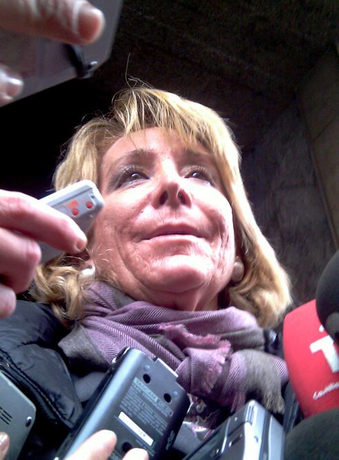 La presidenta de la Comunidad de Madrid ha calificado a Manuel Fraga de "un gran patriota" y ha considerado que su muerte es una "pérdida para todos".