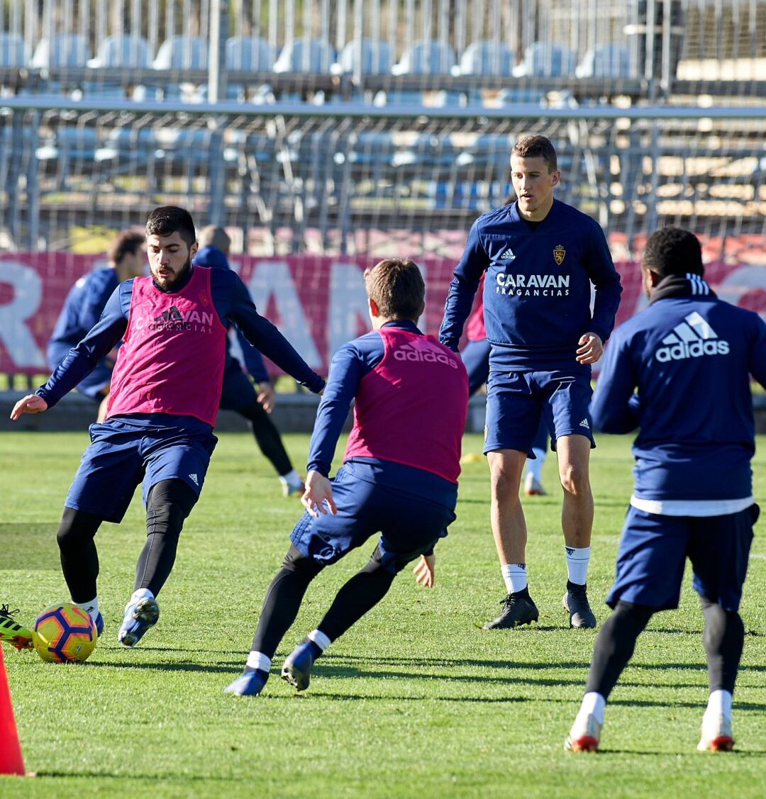 Papu, en una imagen del entrenamiento, es la principal novedad en la convocatoria