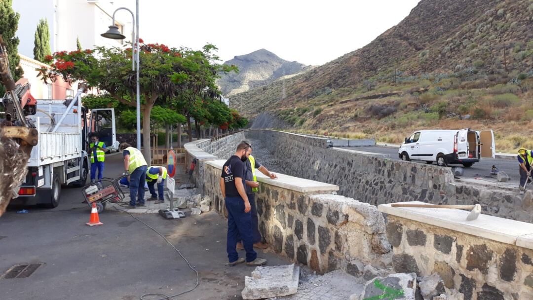 Obras para el acondicionamiento del puente que instalará el Ministerio de Defensa con el objetivo de mantener la conexión por San Andrés hacia los núcleos poblacionales de Anaga