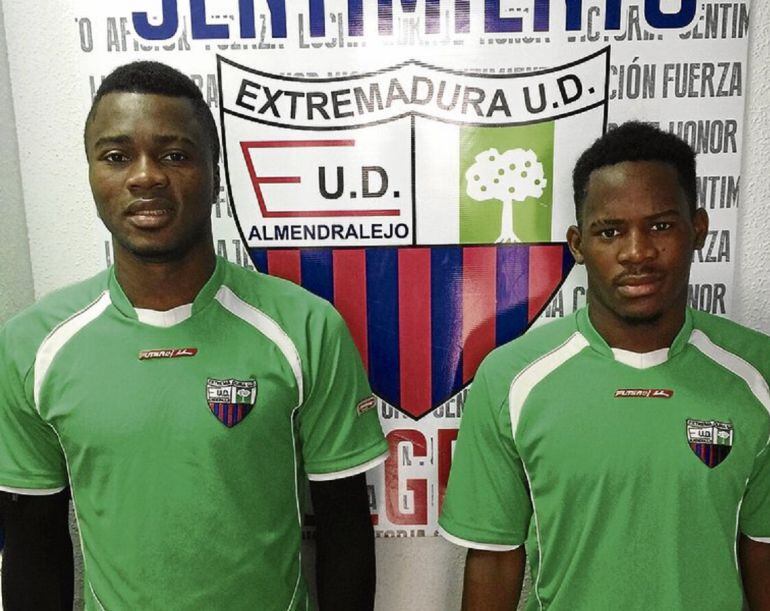 Mayé y Mba, jugadores guineanos sub-23 que estaban a prueba, nuevos fichajes del Extremadura UD