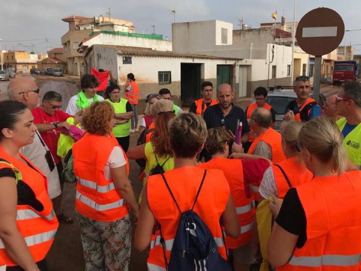 Voluntarios se unen al Ayuntamiento de Cartagena para ayudar a los afectados por las inundaciones