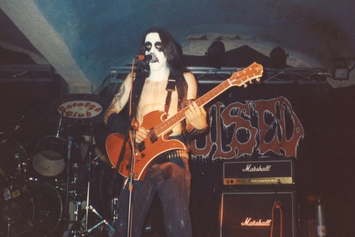 Concierto de black metal en sala Garatge Club de Barcelona (Fotograma del documental 'Blackcelona')