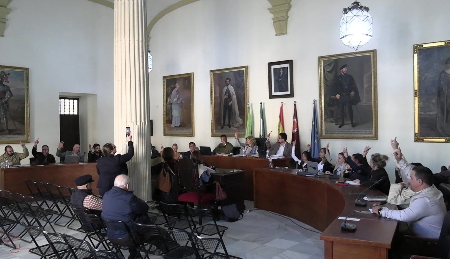 Uno de los momentos de la sesión plenaria hoy, en el Ayuntamiento de Úbeda.