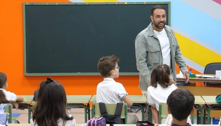 Imagen del profesor difundida por el Colegio El Monte