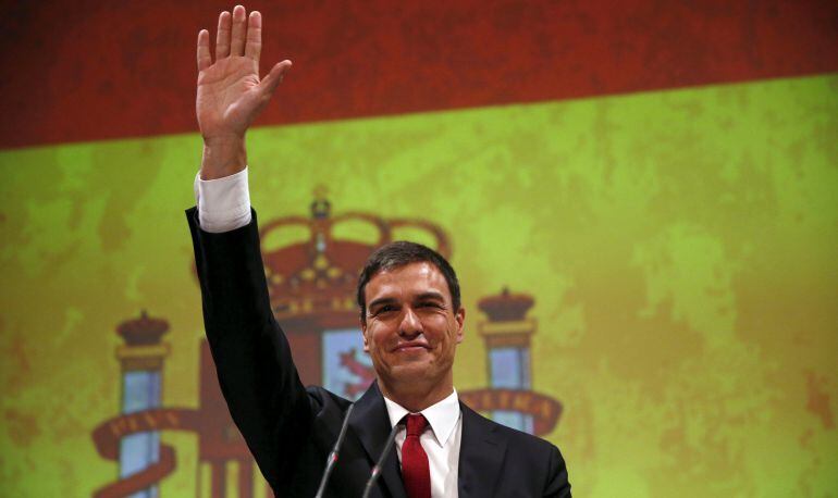 Spain&#039;s Socialist Party PSOE leader Pedro Sanchez waves during a meeting in Madrid, Spain, June 21, 2015. Spain&#039;s opposition Socialists on Sunday named party leader Sanchez to run for prime minister in a general election, due by the end of the year, which