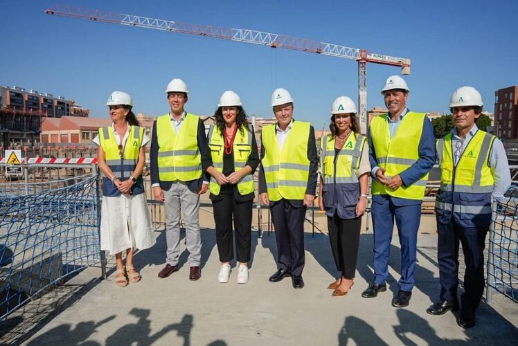Visita a las obras del soterramiento en la capital. Se reúne en Almería, la sociedad Almería Alta Velocidad.