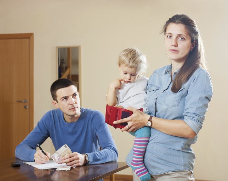 &quot;En un momento en el que tenemos esta igualdad de roles entre hombre y mujer, asumir de facto que los hijos son responsabilidad de ellas es un vestigio del pasado&quot;, comenta Soler.