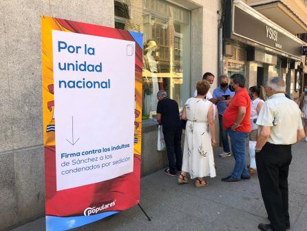 El PP ha recogio firmas en Aranda contra el indultó a los condenados por sedición