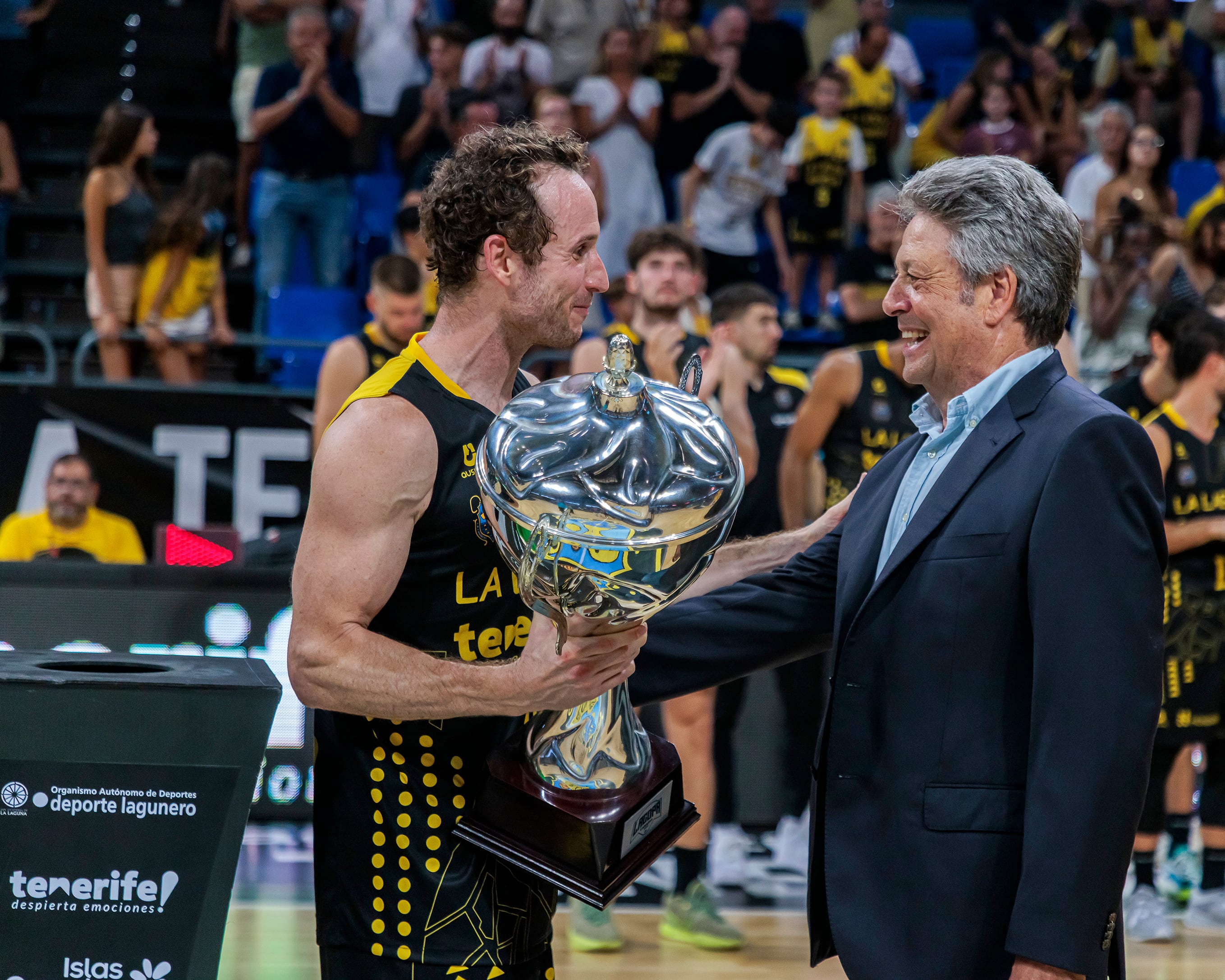 Carmelo Cabrera, junto a Marcelinho Huertas, dos de las leyendas históricas del CB La Laguna Tenerife