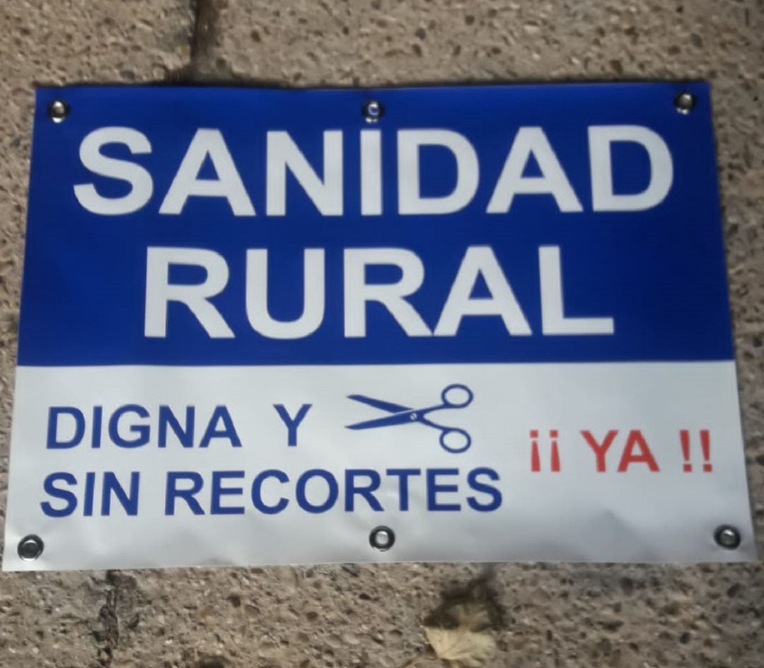 Cartel repartido en la zona de salud de Roa para reclamar soluciones a la falta de médicos