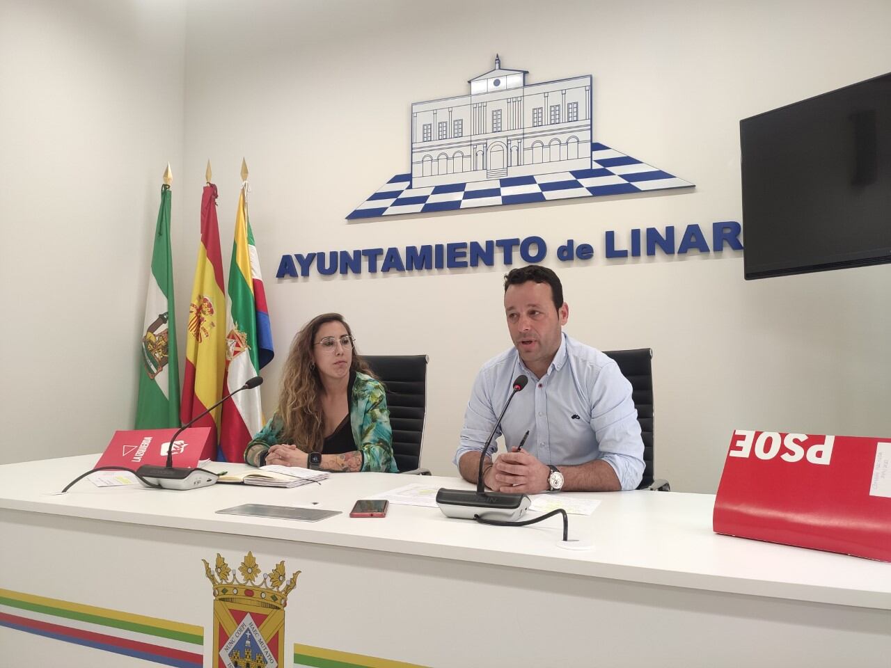 Laura Cerezuela (IU) y Javier Perales (PSOE)