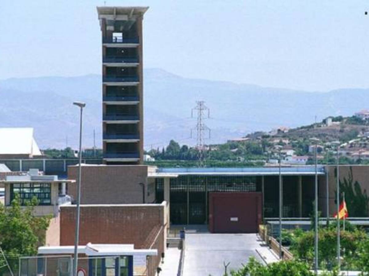 Un preso golpea en Málaga a un funcionario tras separarlo de una pelea