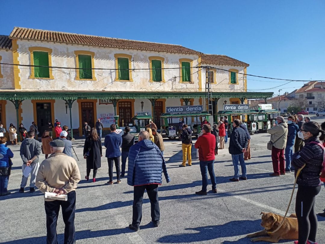 Acto de reivindicación para la vuelta del tren por Baza en la antigua estación del ferrocarril de la ciudad bastetana