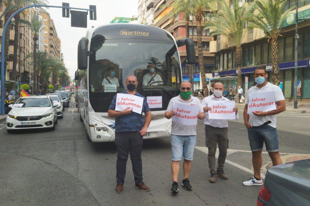 Manifestantes en la avenida Alfonso el Sabio