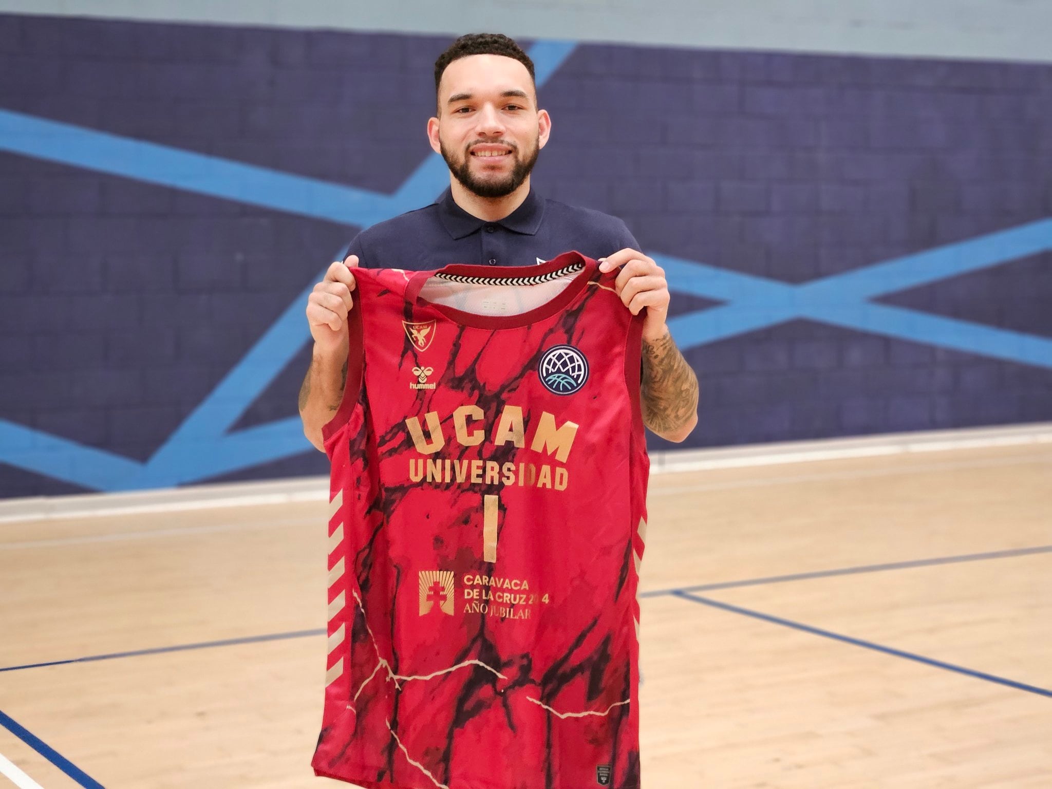 Chris Chiozza en su presentación con el UCAM Murcia CB