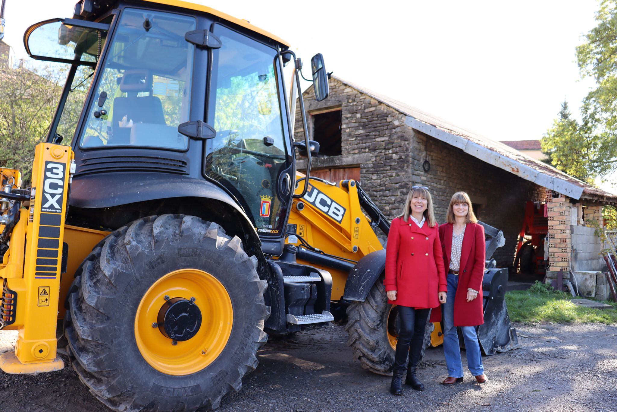 La alcaldesa Berta Fernández y la concejal Isabel Mañero
