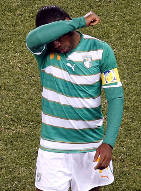 Drogba, cansado, después del partido de Brasil