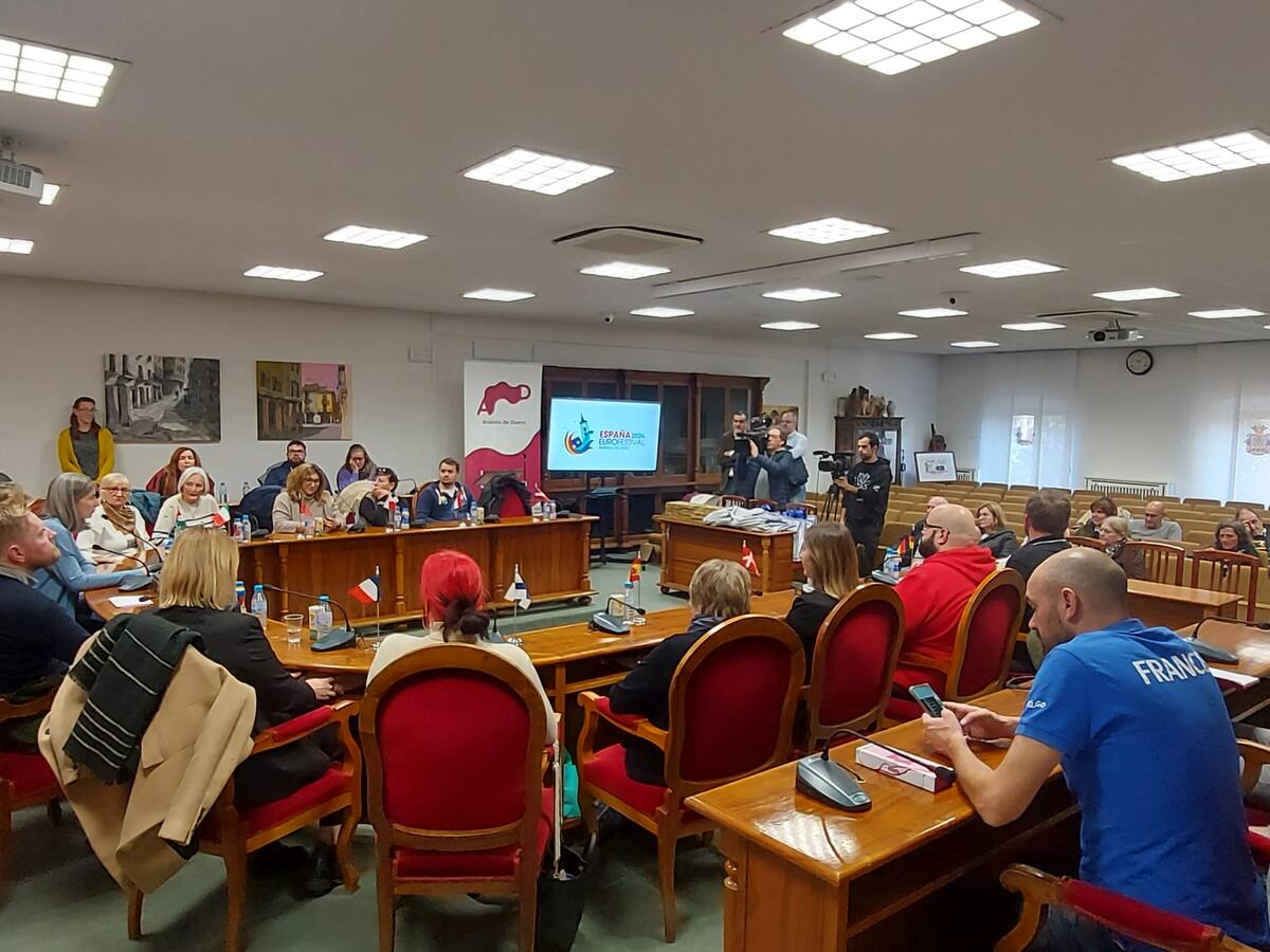 Las delegaciones del Eurofestival estudian el terreno