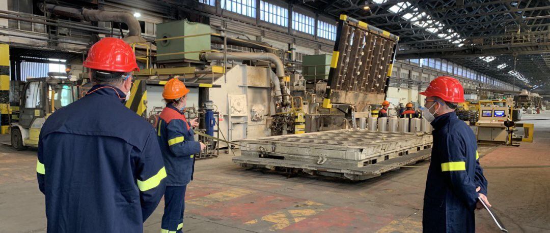 Visita de técnicos de Grupo Riesgo a la planta de Alcoa en A Coruña