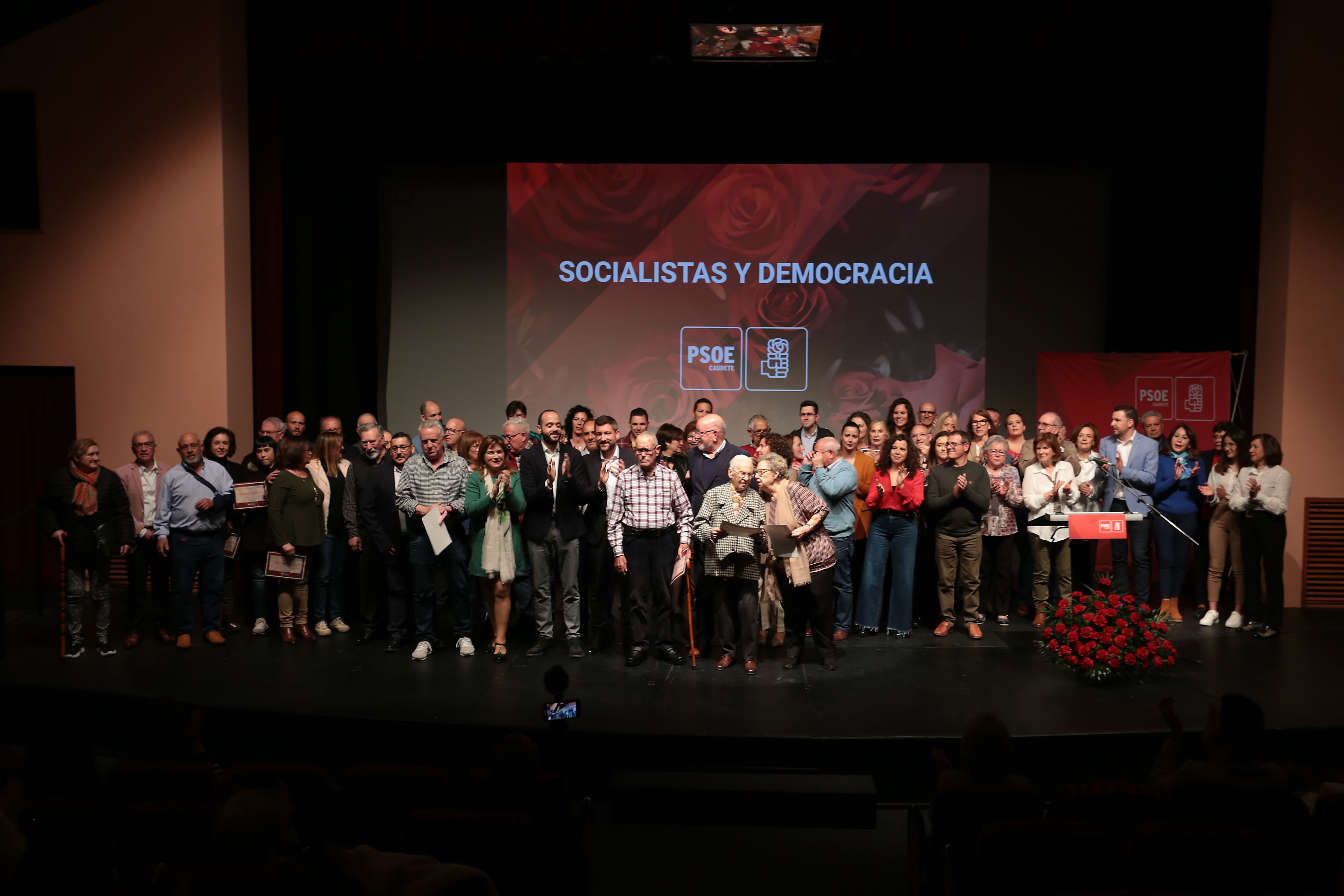 Momento del acto del PSOE de Caudete homenaje a sus candidaturas municipales