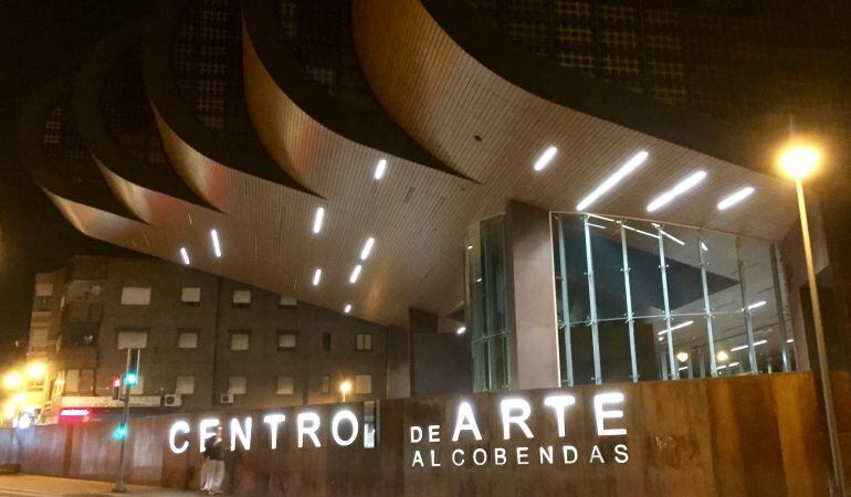 El Centro de Arte Alcobendas se encuentra en la calle Mariano Sebastián Izuel, 9 y es el espacio reservado a las varguardias en la localidad