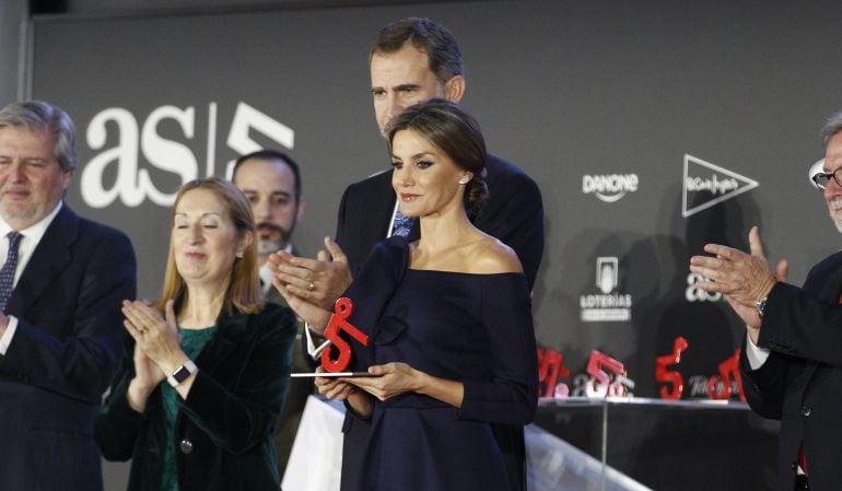 La reina Letizia durante la gala de los Premios AS del deporte.