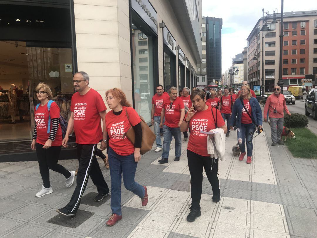 La caminata por una Ponferrada sostenible llegó al Colomán Trabado desde la Plaza de Lazúrtegui