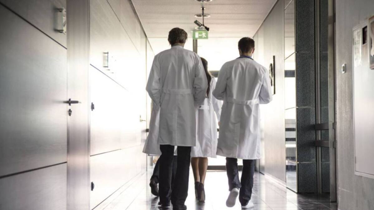 La mitad de los brotes de COVID-19 en Castellón se originan en reuniones familiares y de amigos