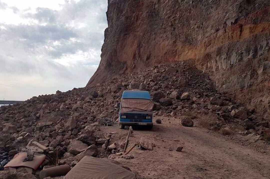 Desprendimiento en la playa de Argaga, en Vallehermoso