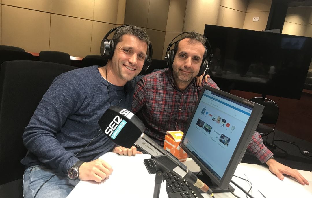 Los presentadores del programa &#039;Què t&#039;hi Jugues!&#039;, Sique Rodríguez y Lluís Flaquer 