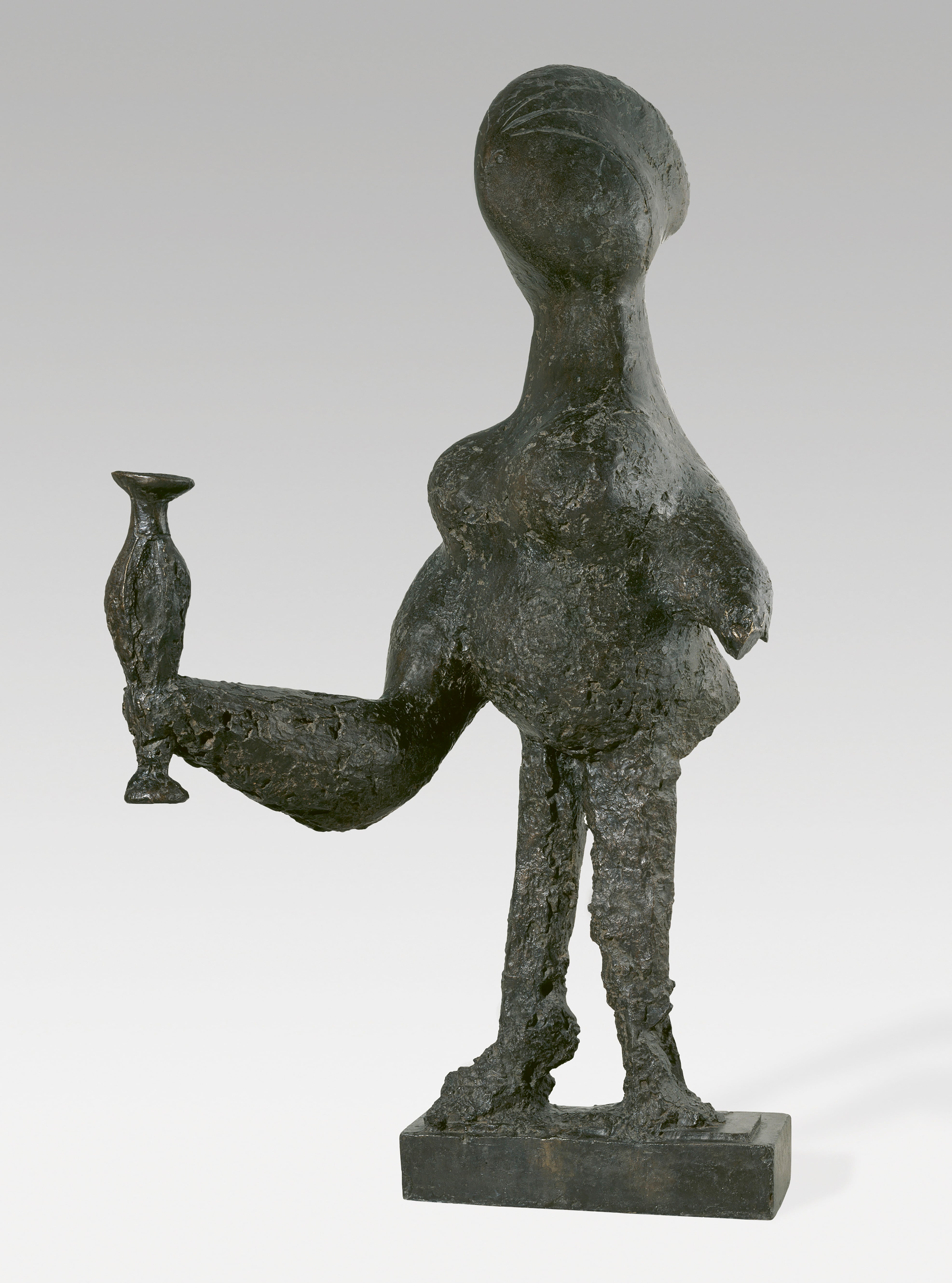 Pablo PicassoLa dama oferente, Boisgeloup, verano de 1933
Bronce, fundido en 1972 o 1973
220 × 122 × 110 cm
Museo Nacional Centro de Arte Reina Sofía, Madrid. Donación de Pablo Picasso
Foto: © Archivo Fotográfico Museo Nacional Centro de Arte Reina Sofía
© Sucesión Pablo Picasso, VEGAP, Madrid, 2023