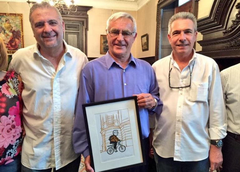 El regalo de Radio Valencia abrió el listado de regalos del alcalde Joan Ribó, el pasado mes de junio