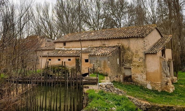 Molino hidráulico El Blanco en Carrascosa de Haro (Cuenca) rehabilitado como restaurante.